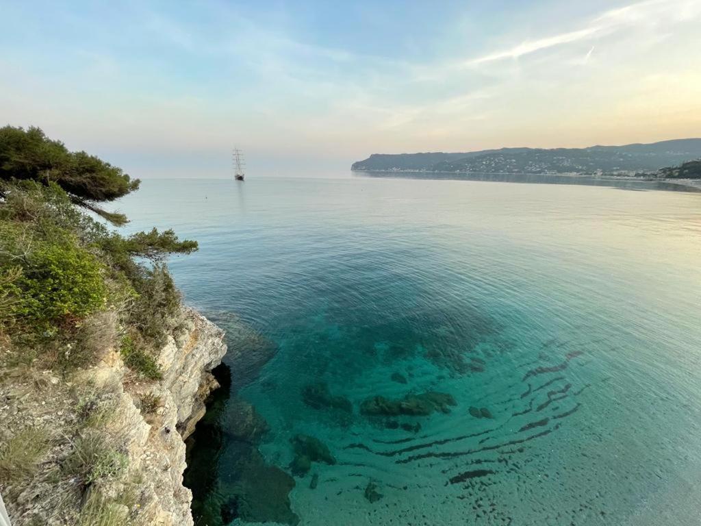 Una Finestra Sul Mare Home 2 베르게지 외부 사진